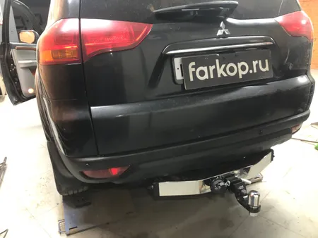 Фаркоп TowRus для Mitsubishi Pajero Sport 2008-2017 (с нерж. накладкой) 159366 в Ставрополь
