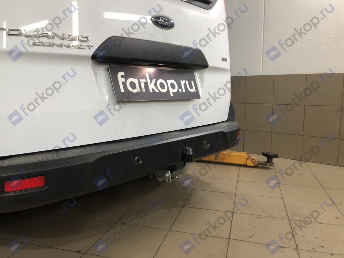 Установили фаркоп Galia для Ford Tourneo Connect 2019 г.в.