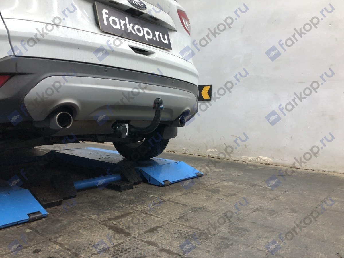 Установили фаркоп Oris для Ford Kuga 2014 г.в.